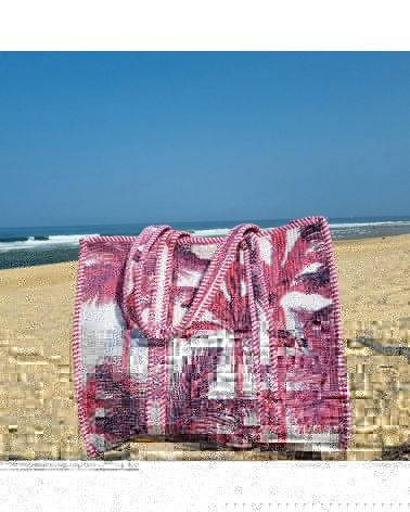 cabas coton matelassé imprimé palmiers écru et lilas pour la plage ou le shopping été 2025