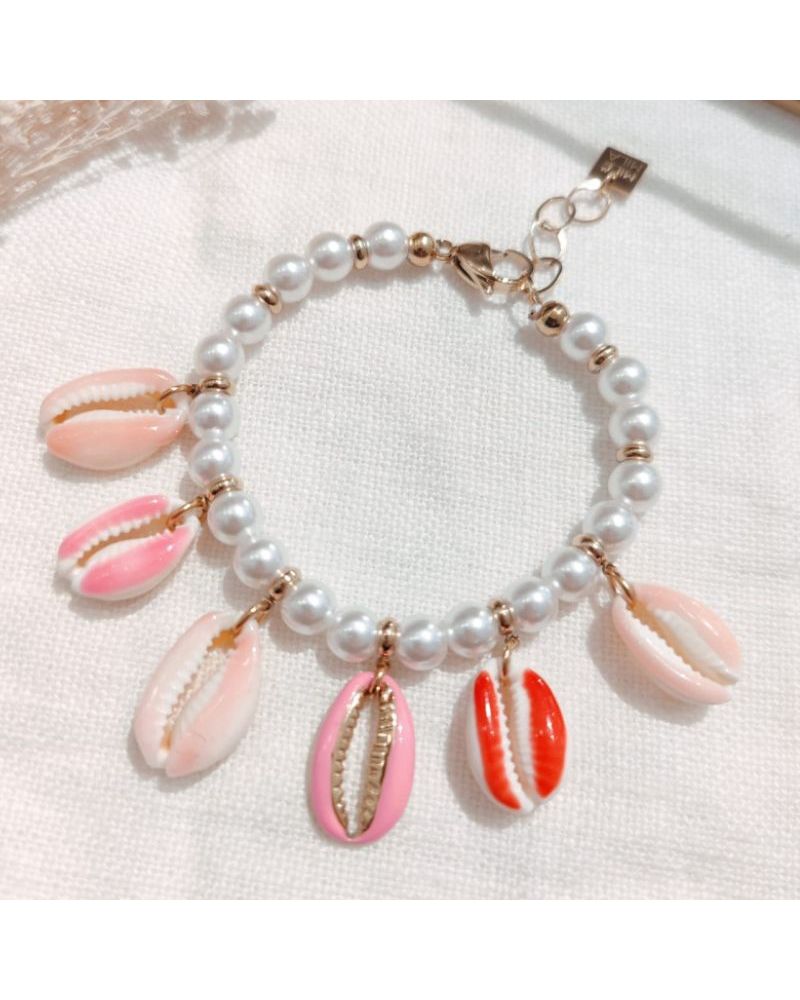 bracelet perles d'eau et cauris rose tendance breloques été 2025 bijou MILE MILA