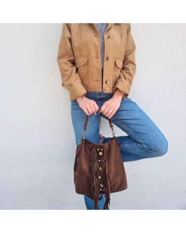 sac en daim à franges couleur marron tendance 2025