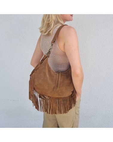 sac demi lune franges en daim couleur  marron tendance 2025