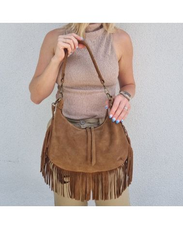 sac demi lune franges en daim couleur  marron tendance 2025