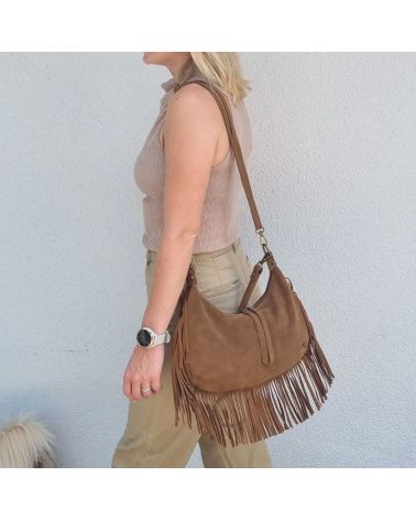 sac demi lune franges en daim couleur  marron tendance 2025