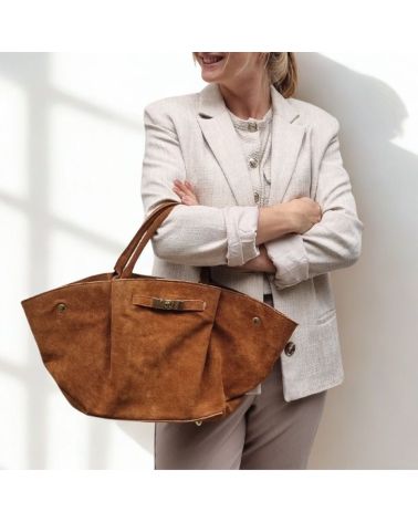 sac forme trapèze daim couleur camel