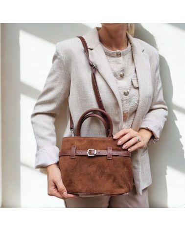 sac en daim format compact à bandoulière marron