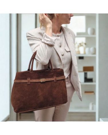 sac à main forme cabas avec détail ceinture fantaisie daim chocolat