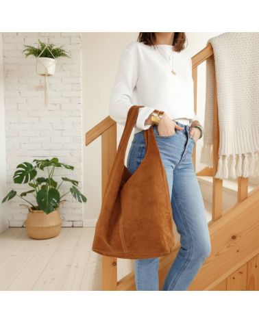 sac en daim forme hobo couleur camel