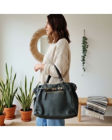 Sac à main kaki grand format avec poches zippées et finitions dorées Sac à main kaki grand format avec poches zippées et finitions dorées