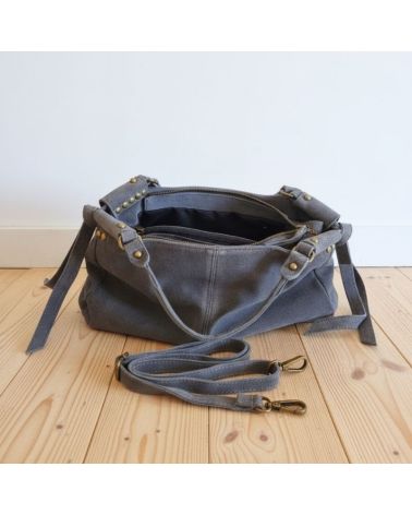 sac à main daim rivets fantaisie et liens couleur gris sac à main daim rivets fantaisie et liens couleur gris