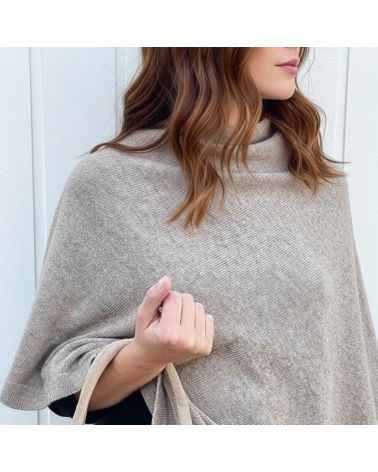 poncho fait main beige chiné laine mérinos et cachemire fabrication italienne poncho fait main beige chiné laine mérinos et cachemire fabrication italienne