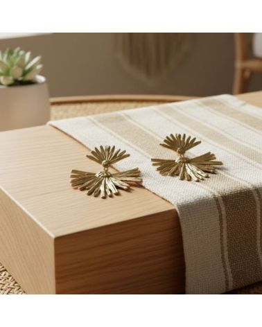 boucles d'oreilles motif feuille texturée tendance mode 2025 mile mila