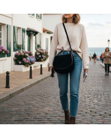sac besace croûte de cuir daim à porter en bandoulière style intemporel pour femme