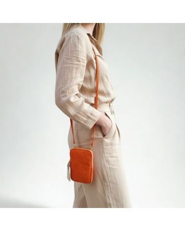 pochette pour téléphone en daim couleur orange fabrication italienne