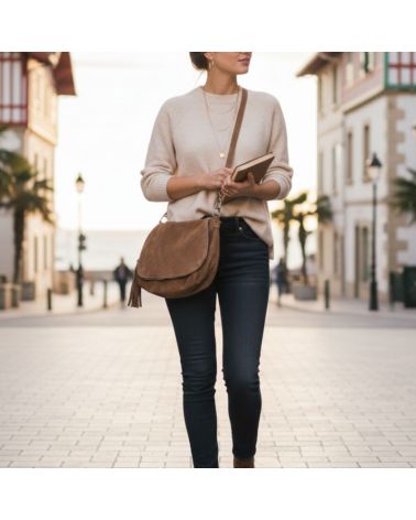 besace croute de cuir couleur taupe style intemporel et basique chic