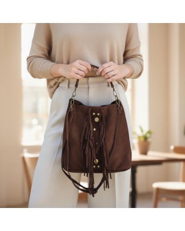 sac à franges couleur chocolat avec rivets fantaisie devant