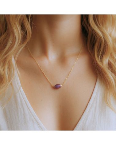 collier ras de cou chaine plaqué or 18 carats avec pierre naturelle améthyste ovale