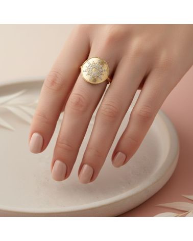 bague en plaqué or 18 carats ornée d’un motif soleil et de zirconiums scintillants