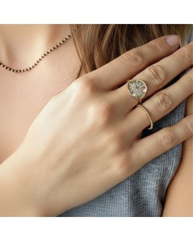 bague en plaqué or 18 carats ornée d’un motif soleil et de zirconiums scintillants