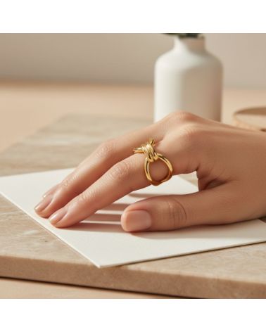 bague en plaqué or 18 carats au design moderne, composée de deux cercles entrelacés
