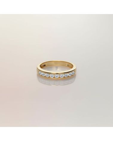 Bague en plaqué or sertie d’oxydes de zirconium, élégante et lumineuse. Bague en plaqué or sertie d’oxydes de zirconium, élégante et lumineuse.