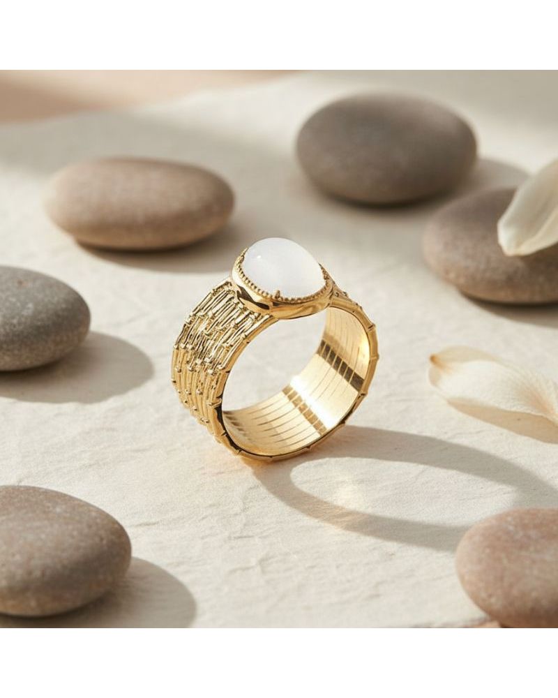 bague pour femme plaqué or effet texturé avec  pierre de lune sertie bijou élégant bague pour femme plaqué or effet texturé avec  pierre de lune sertie bijou élégant