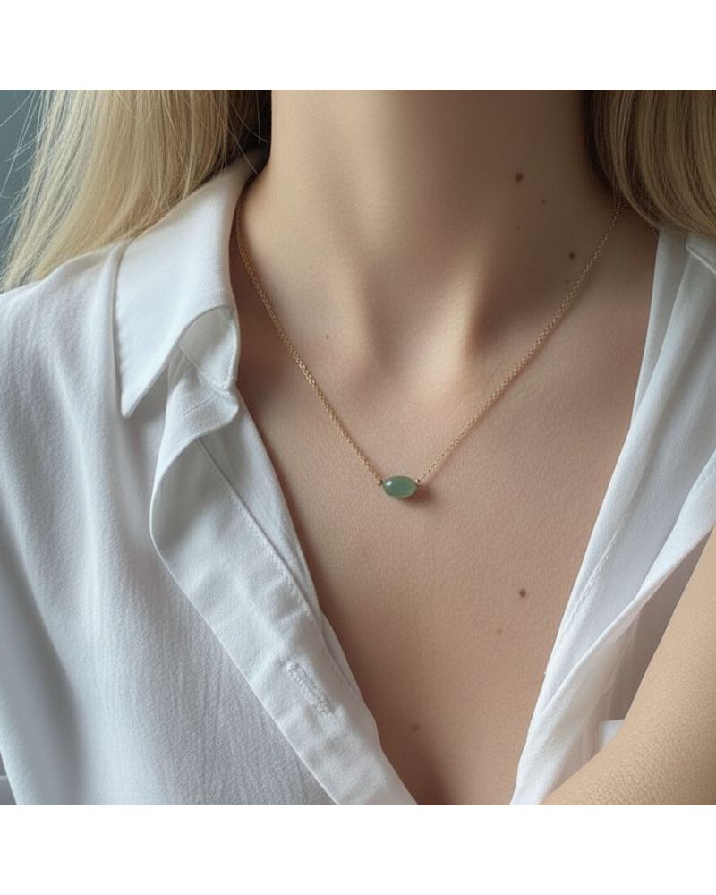 Collier doré plaqué or avec pendentif ovale en Quartzite verte serti à la main – Zosha Collection