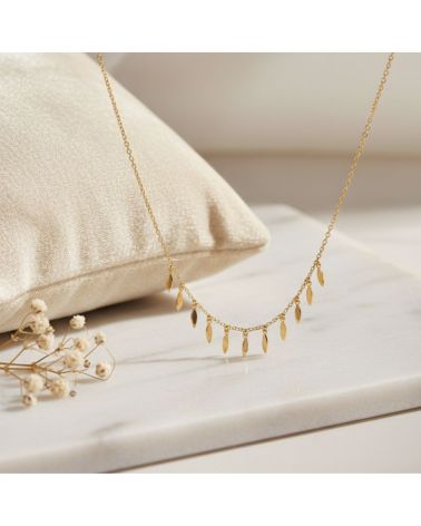 Collier plaqué or 18 carats chaine et pampilles forme pétale, bijou raffiné et féminin