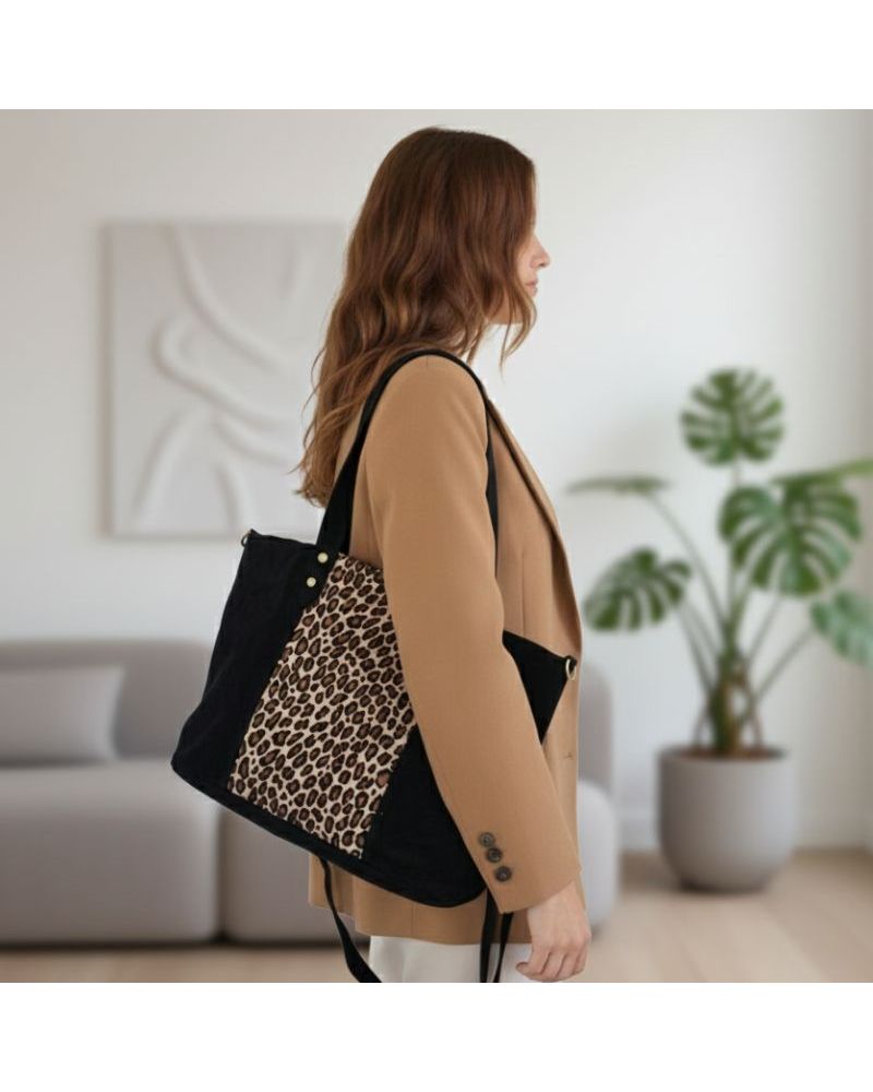 cabas en daim noir empiècement imprimé léopard mode tendance