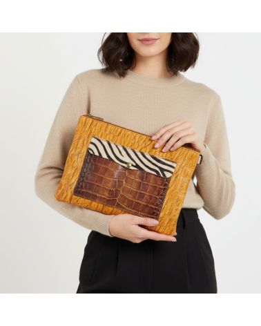 pochette cuir recyclé conçu à partir de stock de cuir de grands designers italiens