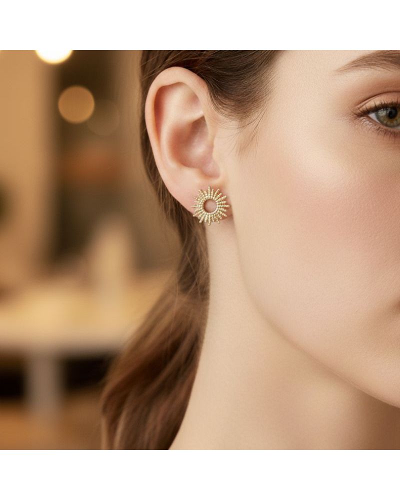 puces d'oreilles en plaqué or motif soleil puces d'oreilles en plaqué or motif soleil