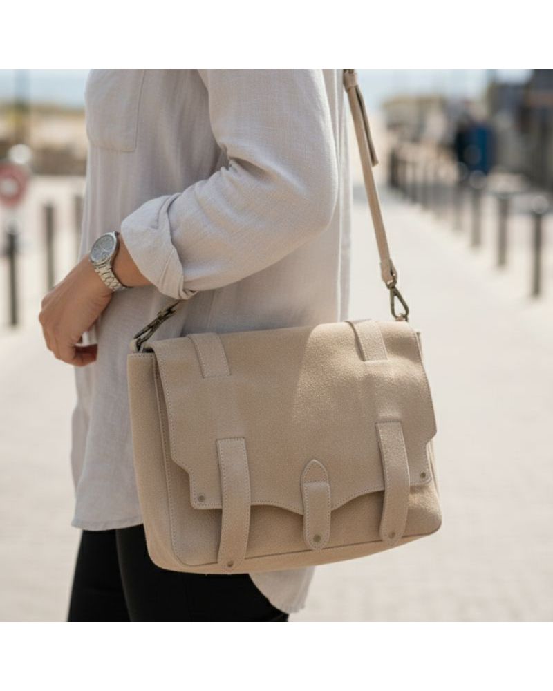 sac bandoulière cuir nubuck forme messenger couleur beige fabrication italienne