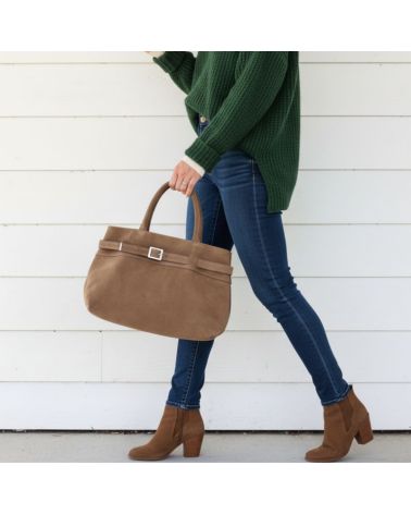 sac à main couleur moka en cuir nubuck fait main en europe haute qualité