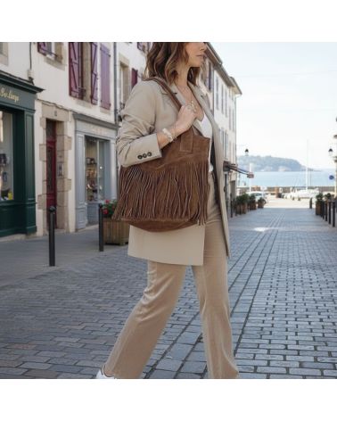 sac cabas en daim à franges style bohème chic couleur taupe