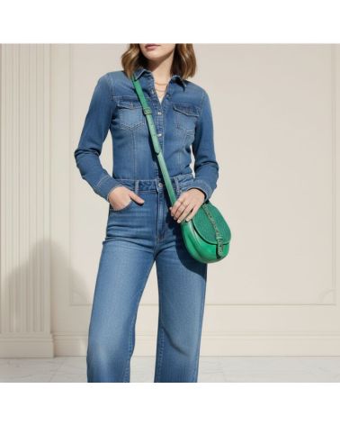sac besace en cuir tressé effet vintage avec patte cloutée sur le rabat couleur vert