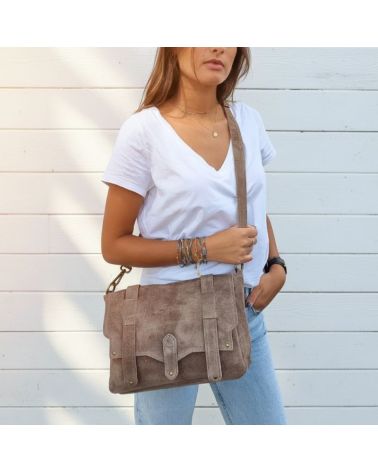 sac à bandoulière pour femme forme messenger en daim couleur taupe