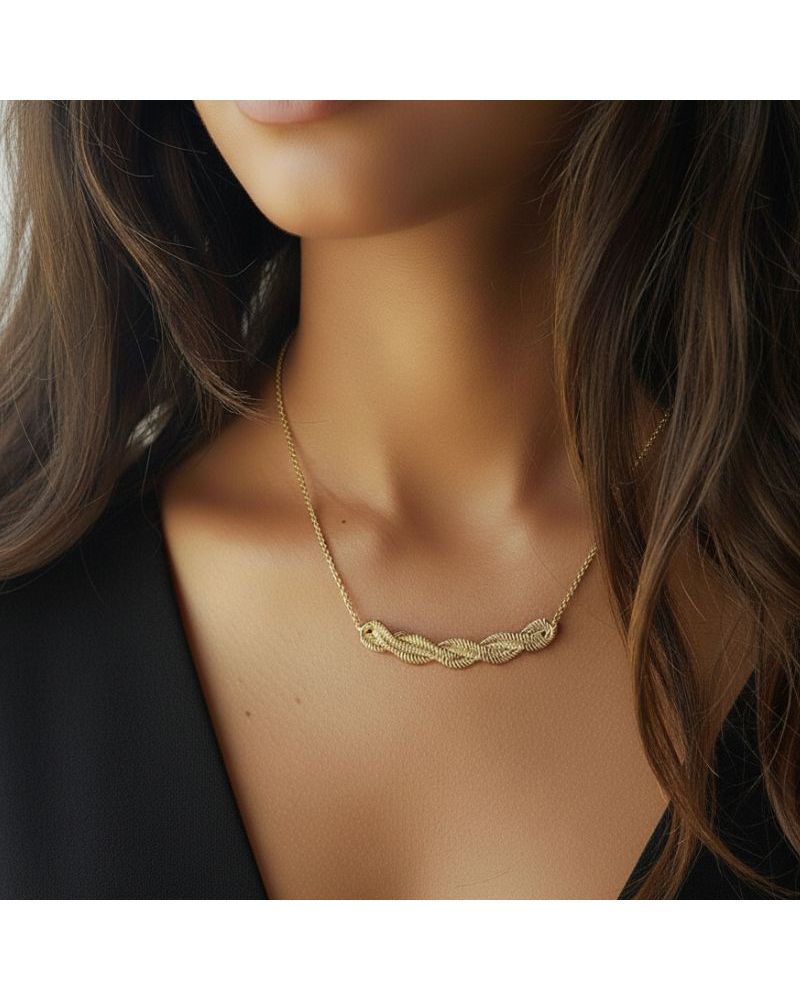 collier en plaqué or avec tresse bijou raffiné