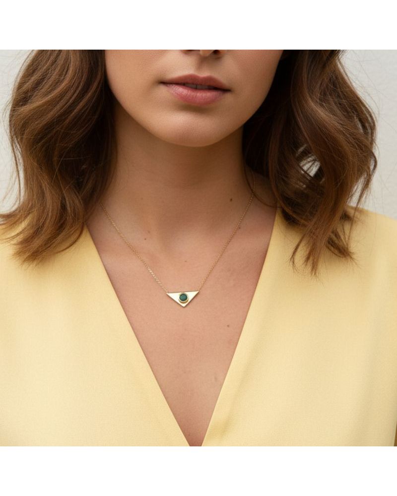 collier pour femme en plaqué or avec pendentif triangle orné d'une pierre aventurine