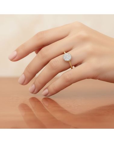 bague femme plaqué or 18 carats ornée d'oxydes de zirconia sertis à la main