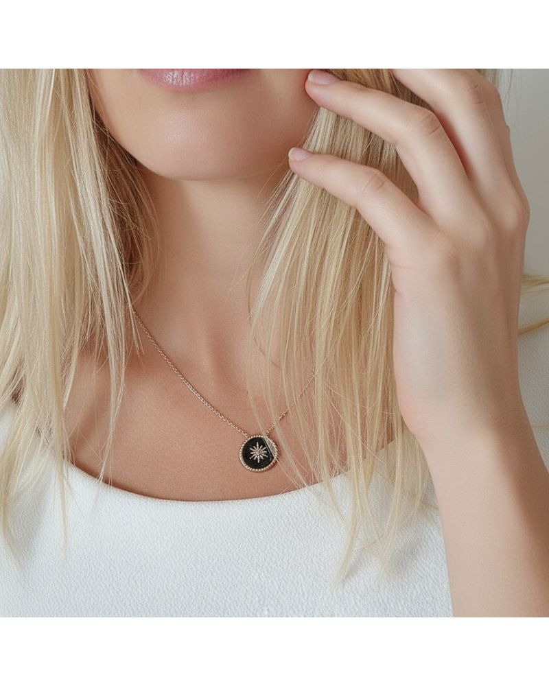 collier ras de cou pour femme en plaqué or 18 carats avec pendentif rond en émail noir et motif étoile