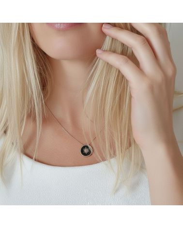 collier ras de cou pour femme en plaqué or 18 carats avec pendentif rond en émail noir et motif étoile