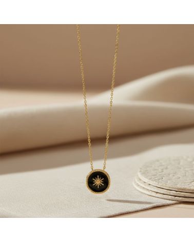 collier ras de cou pour femme en plaqué or 18 carats avec pendentif rond en émail noir et motif étoile