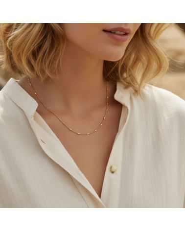 collier ras de cou en plaqué or 18 carats alterné de maillon tube bijou minimaliste chic