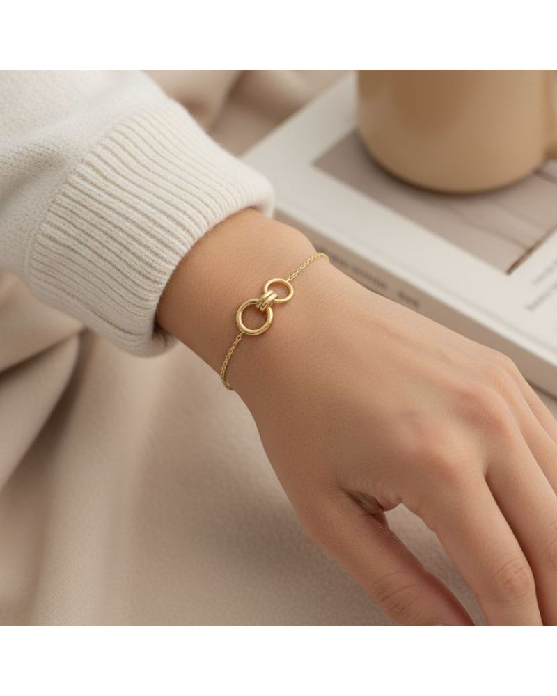 bracelet pour femme en plaqué or 18 carats orné d'un double anneau