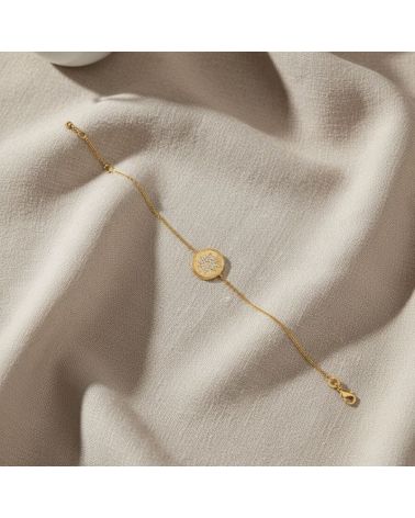 bracelet pour femme en plaqué or chaine et médaille or brossé motif soleil oxyde de zirconium blanc