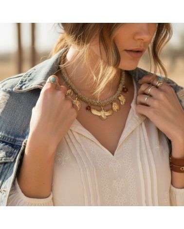 collier lien cordon tressé doré avec pendentif aigle et charms dorés