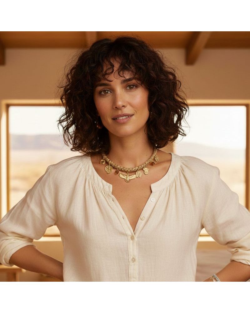 collier lien cordon tressé doré avec pendentif aigle et charms dorés