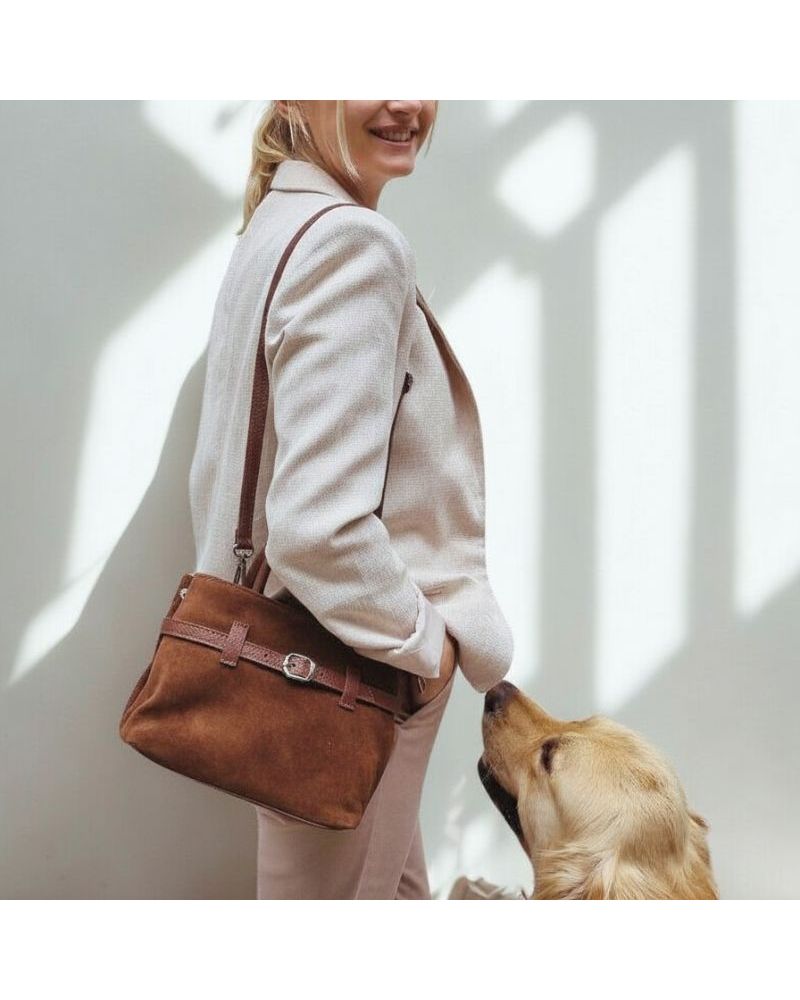 sac en daim format compact à bandoulière marron