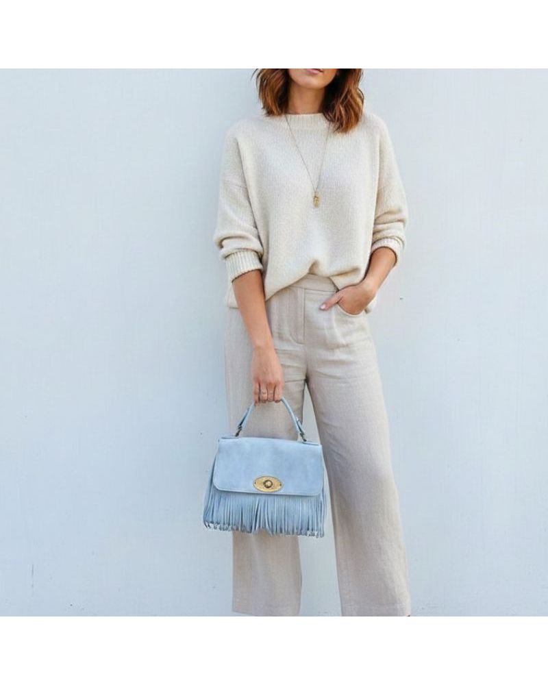 Sac Gaya à franges en nubuck bleu ciel, style bohème chic avec détails en métal doré