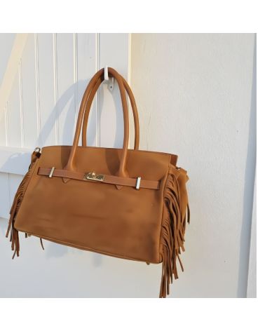 sac en daim et anses cuir couleur camel avec franges latérales style boheme chic
