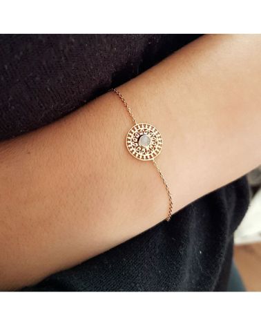 Bracelet chaine médaille ciselée pierre de lune