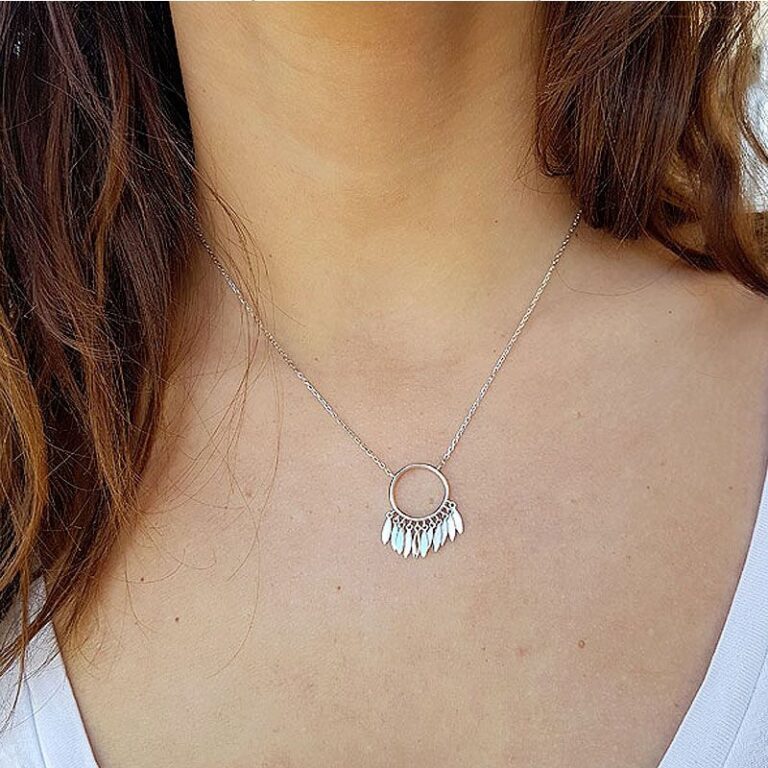 collier argent anneau et pétales collier argent anneau et pétales